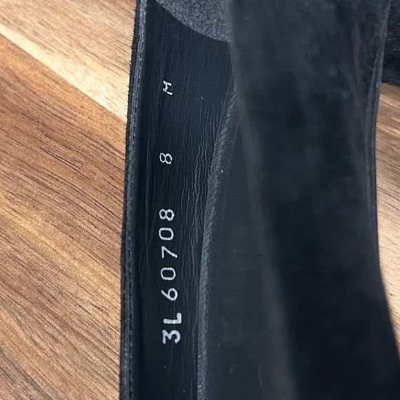 Stuart Weitzman, suede and leather 2 1/2 inch heels in black and pewter - Picture 8 of 12